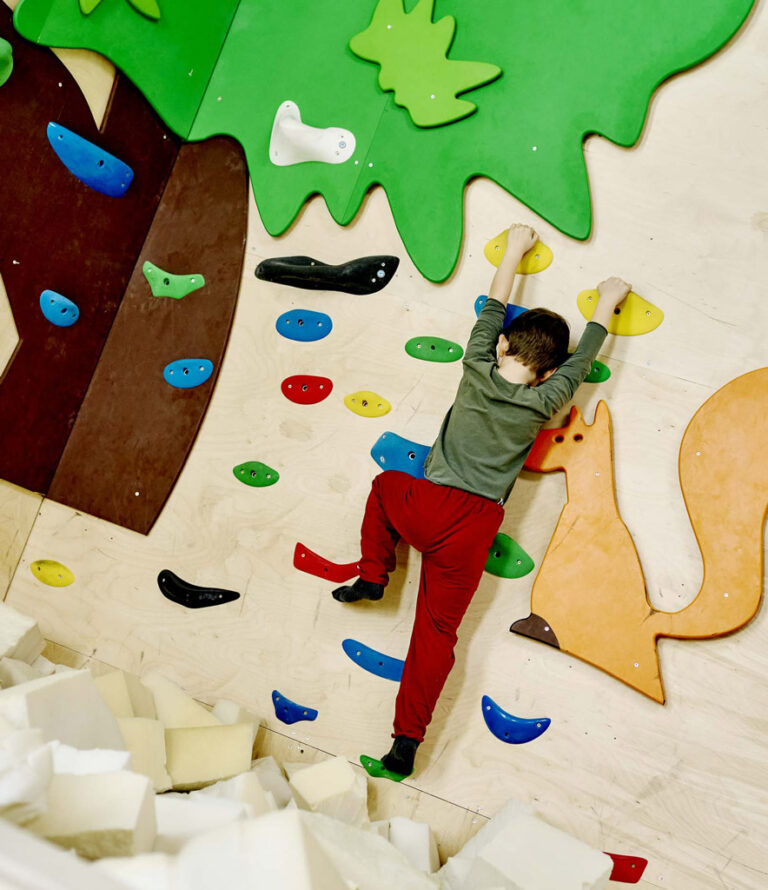Spot - lezecké tréningy pre deti a mládež | spotboulder.sk