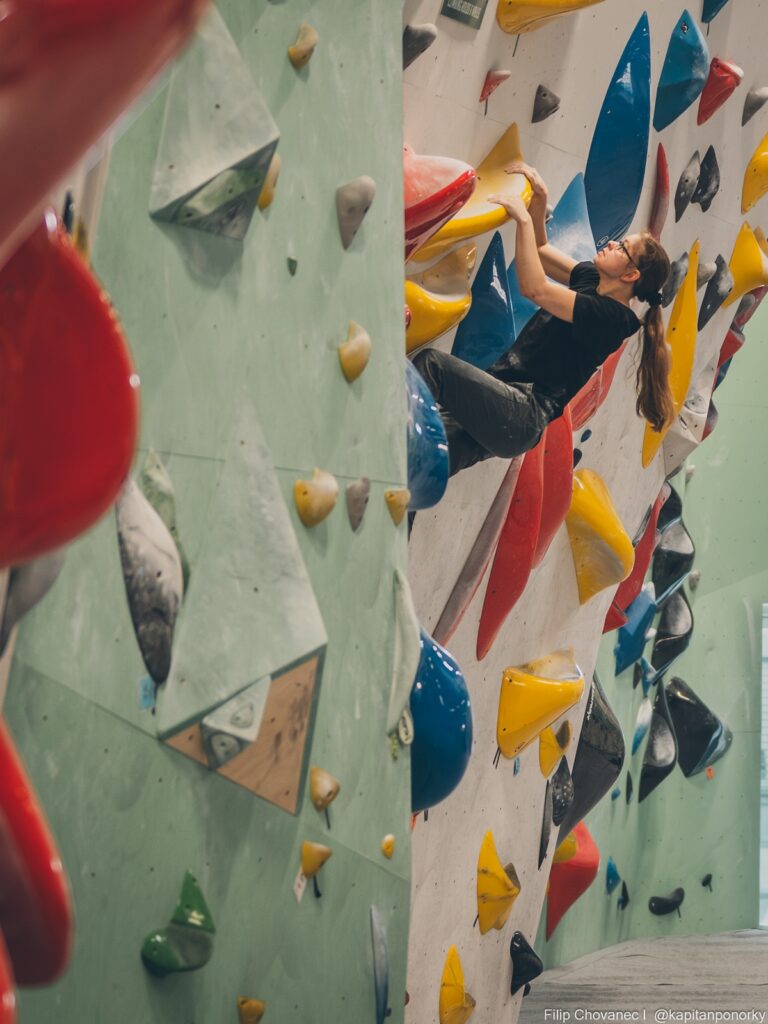 Bouldering na lezeckej stene SPOT Bratislava