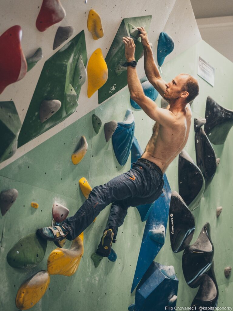 Bouldering na lezeckej stene SPOT Bratislava